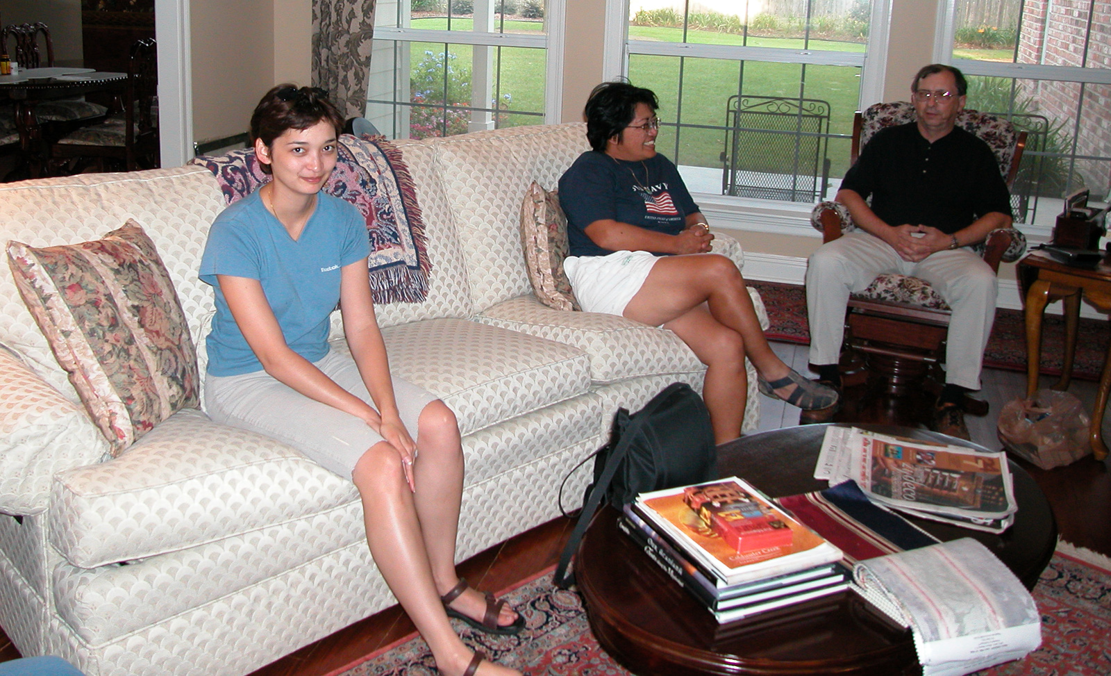 Julia, Gai and Felix relaxing in Mom's living room